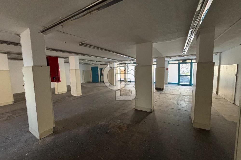 Gıda Çarşısı Yakını Asansörlü  Cadde Üzeri 2 Katlı Dükkan