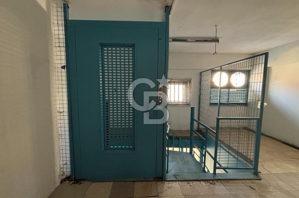 Gıda Çarşısı Yakını Asansörlü  Cadde Üzeri 2 Katlı Dükkan