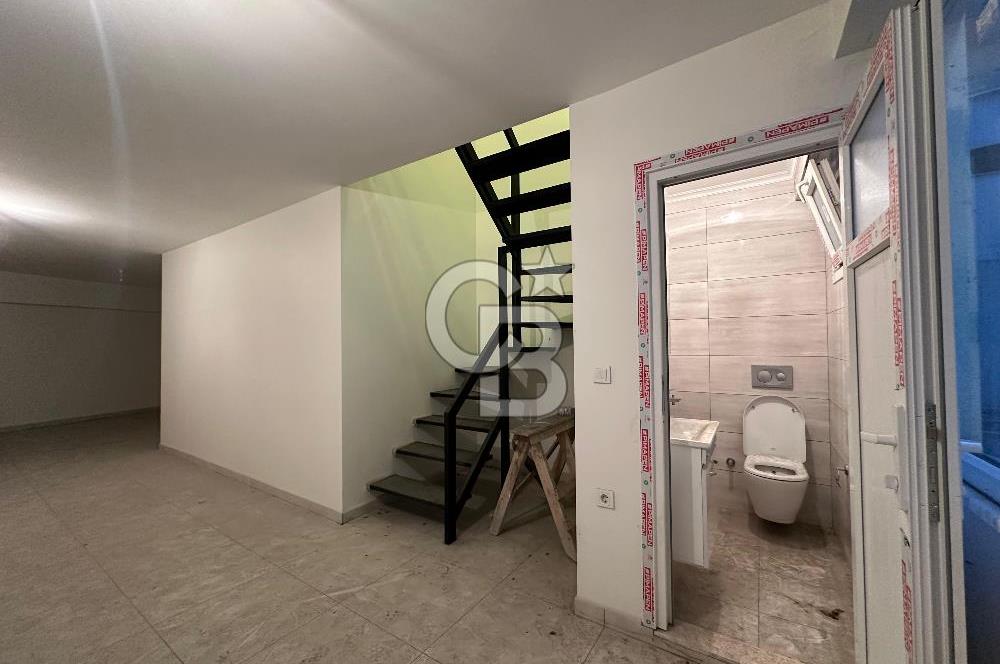 Kemerburgaz Merkezde Satılık Depolu Bahçeli Dükkan