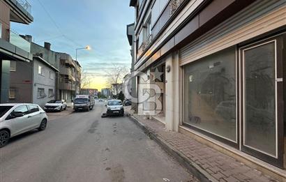 Kemerburgaz Merkezde Satılık Depolu Bahçeli Dükkan