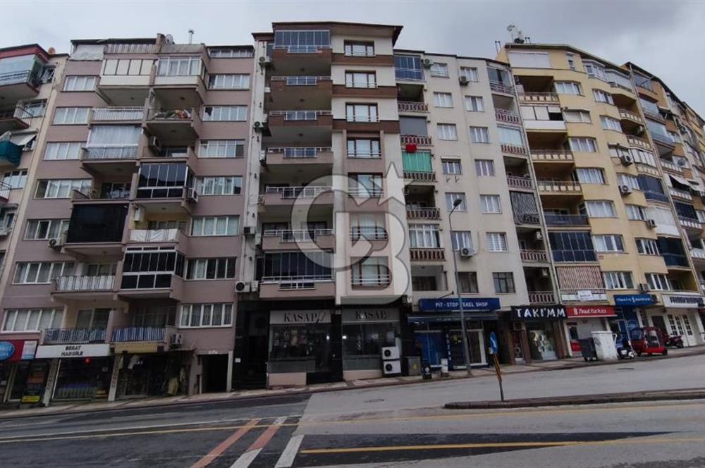Kuşpınar Mahallesi, Ebeveyn Banyolu Asansörlü 4+1 Satılık Daire