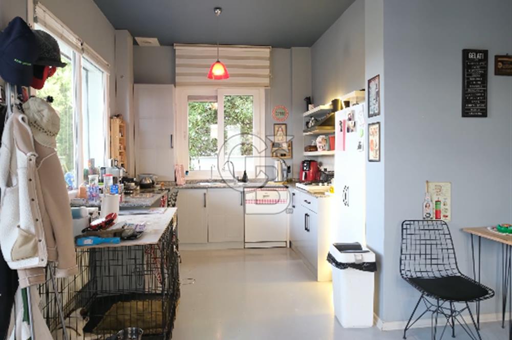 Gerzele Mah. 400 M² Arsa İçinde 3 Katlı Satılık Villa