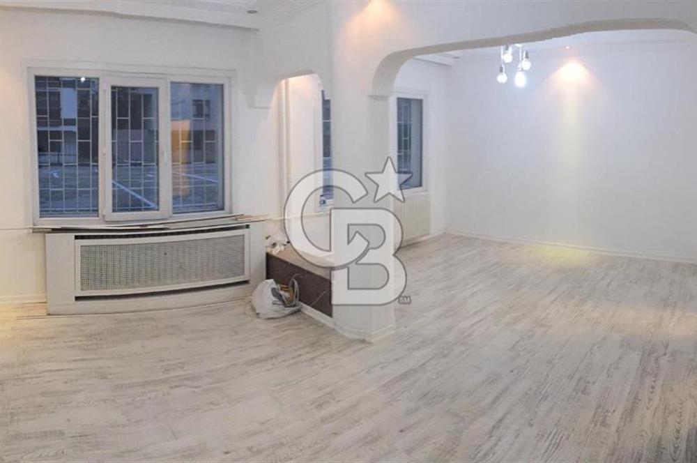 MALTEPE GMK BULVARINDA YAPILI ASANSÖRLÜ 3+1 SATILIK DAİRE