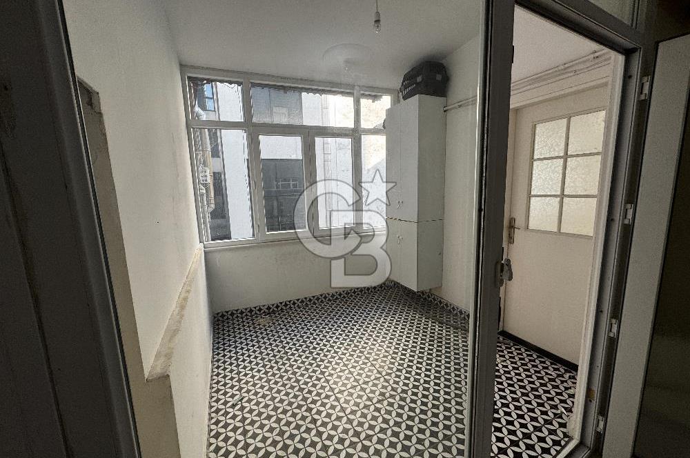 Kağıthane Ortabayır Carrefoursa ÜST Katında Kiralık 2+1 Daire