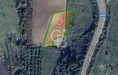 KANDIRA AKINCI'DA, ŞİLE YOLU ÜZERİNDE 1046 M2 SATILIK TARLA