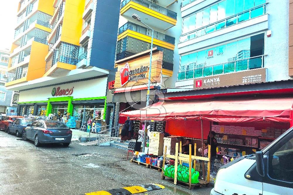 menemen merkezde satılık dükkan