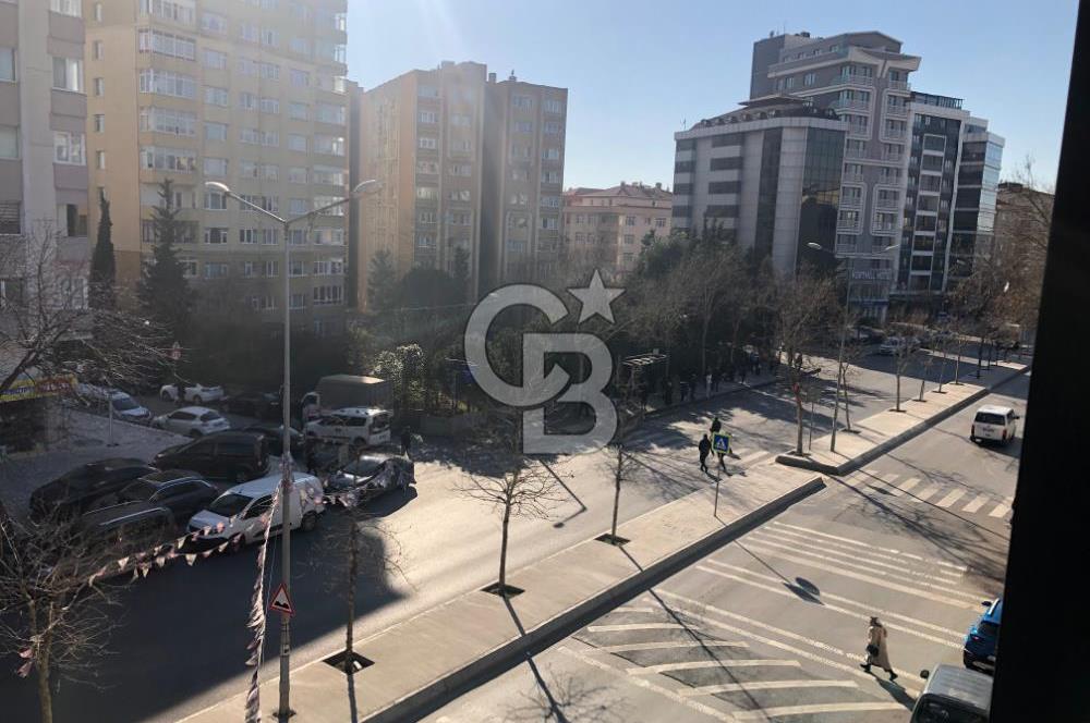 KAYIŞDAĞI CD. ÜZERİNDE PRESTİJLİ BİNADA EŞYALI KİRALIK OFİS