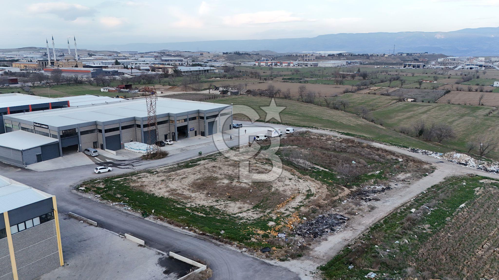 Akçeşme Mahallesinde 3.636 m² Satılık Ticari Arsa