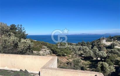 Karaburun İnecik'te İçerisinde 4+1 Müstakil Villa Bulunan Arazi