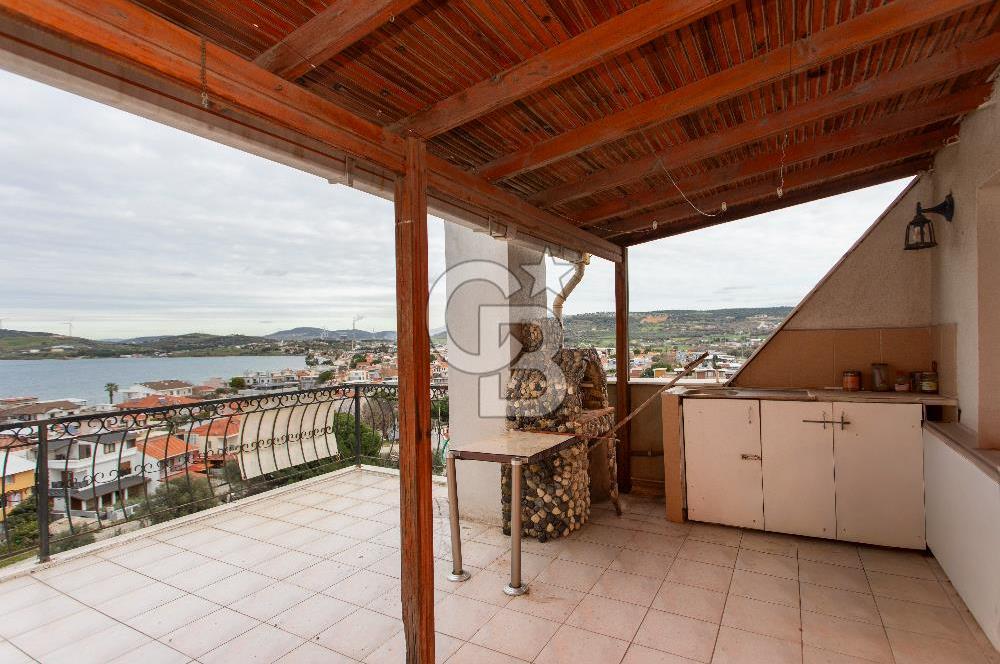 Yenifoça Cumhuriyet Mah. Satılık 4+1 Tripleks Villa