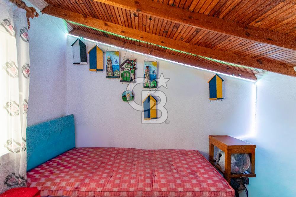 Yenifoça Cumhuriyet Mah. Satılık 4+1 Tripleks Villa