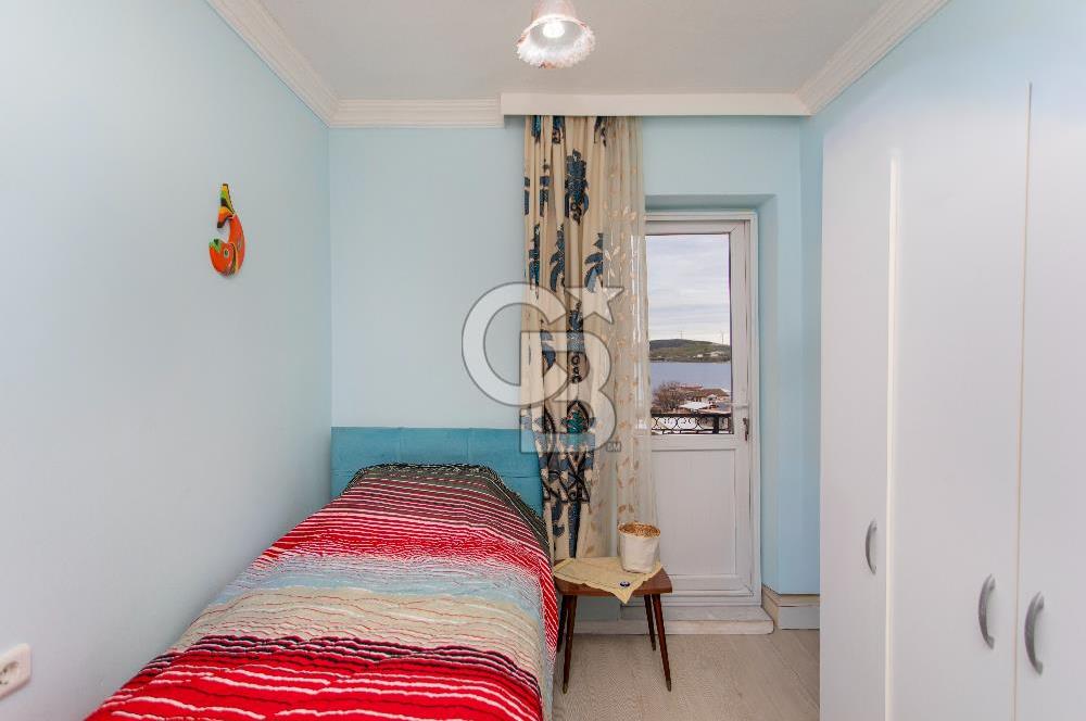 Yenifoça Cumhuriyet Mah. Satılık 4+1 Tripleks Villa