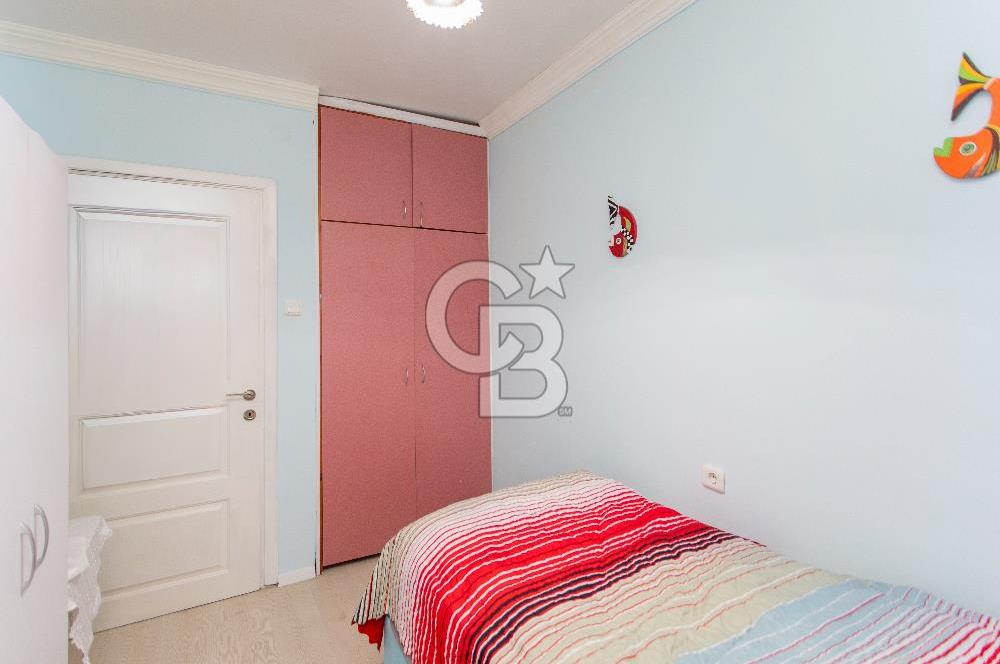 Yenifoça Cumhuriyet Mah. Satılık 4+1 Tripleks Villa