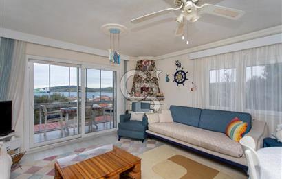 Yenifoça Cumhuriyet Mah. Satılık 4+1 Tripleks Villa