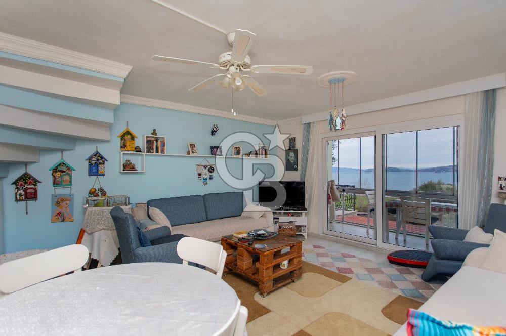 Yenifoça Cumhuriyet Mah. Satılık 4+1 Tripleks Villa