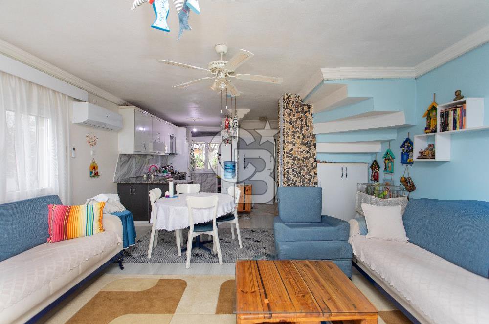 Yenifoça Cumhuriyet Mah. Satılık 4+1 Tripleks Villa