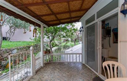 Yenifoça Cumhuriyet Mah. Satılık 4+1 Tripleks Villa