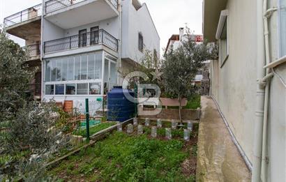 Yenifoça Cumhuriyet Mah. Satılık 4+1 Tripleks Villa