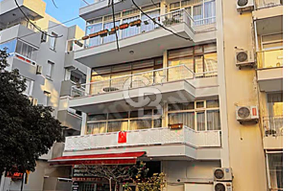 KARŞIYAKA KİLİSE SOK. DENİZE 200 METRE 4+1 GENİŞ DAİRE