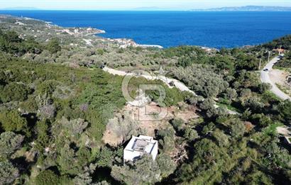 Karaburun İnecik'te İçerisinde 4+1 Müstakil Villa Bulunan Arazi