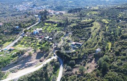 Karaburun İnecik'te İçerisinde 4+1 Müstakil Villa Bulunan Arazi