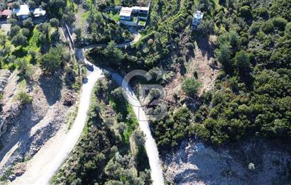 Karaburun İnecik'te İçerisinde 4+1 Müstakil Villa Bulunan Arazi