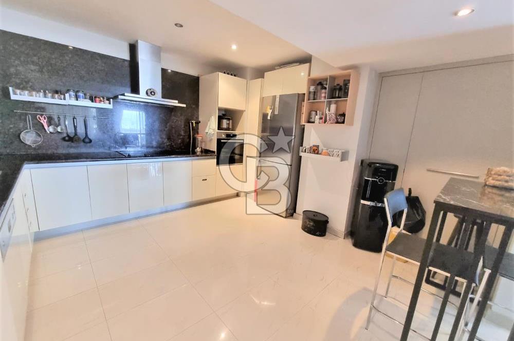 KARŞIYAKA SAHİLDE 4+1 MUHTEŞEM YALI DAİRESİ SATILIK.......