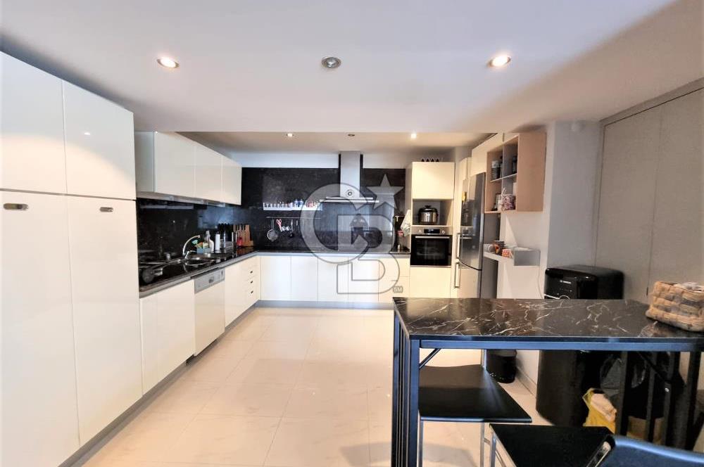 KARŞIYAKA SAHİLDE 4+1 MUHTEŞEM YALI DAİRESİ SATILIK.......