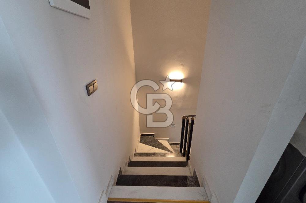 KARTEPE ZERAY ESİL'DE SATILIK BÜYÜK TİP 2+1 ÇATI DUBLEKS DAİRE