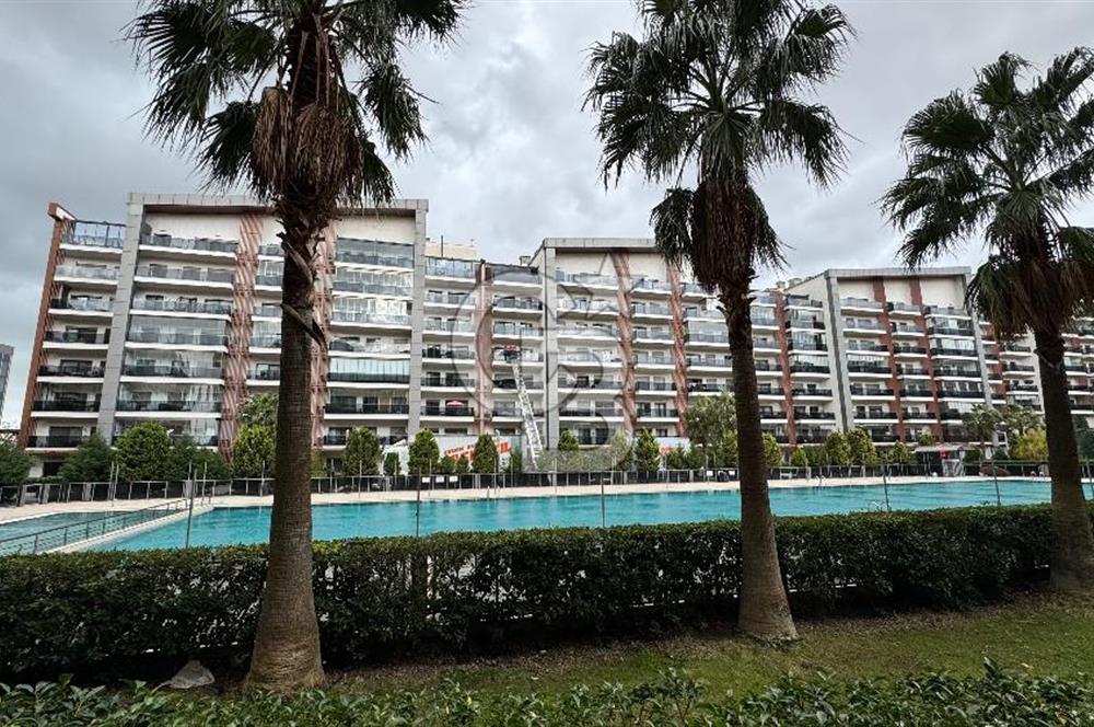 Park Yaşam Ataşehir Sitesinde Bahçeli Havuz Cephe 1+1 Kiralık Daire 