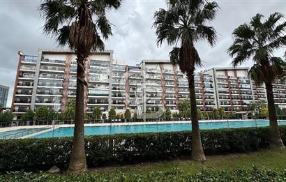 Park Yaşam Ataşehir Sitesinde Bahçeli Havuz Cephe 1+1 Kiralık Daire 