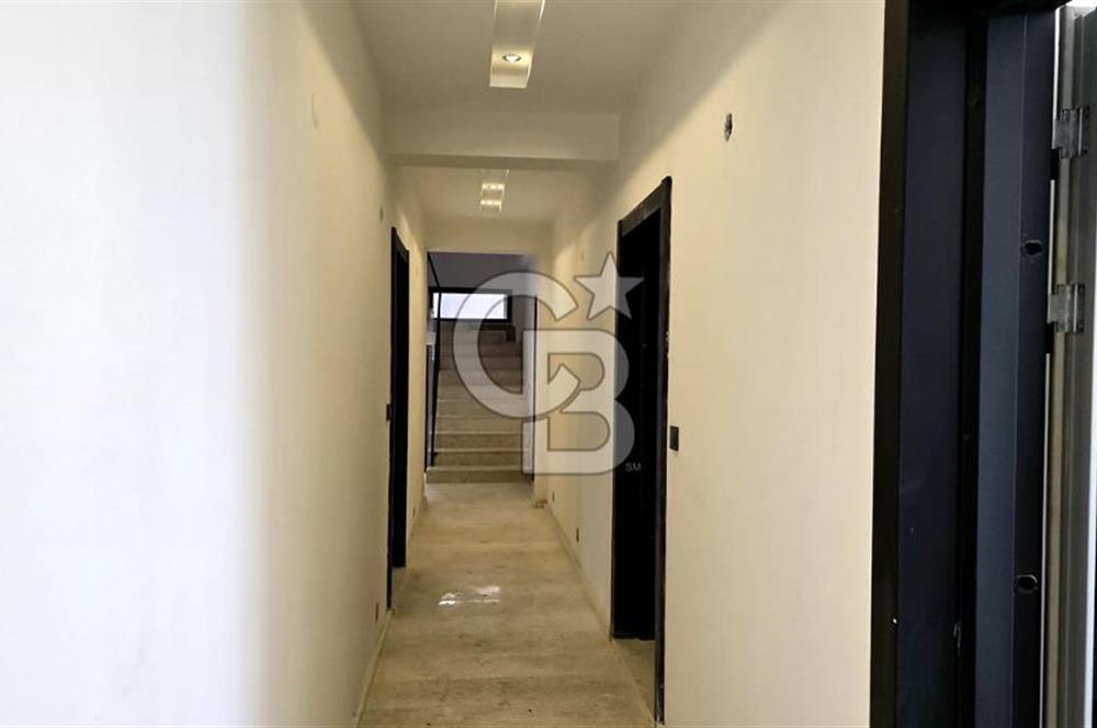 Urla Merkezde Satılık Özel Bahçeli 1+1 Sıfır Daire