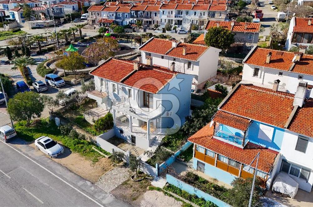 Alaçatı Cadde Üzerinde Tadilatlı Müstakil Satılık 3+1