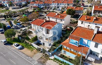 Alaçatı Cadde Üzerinde Tadilatlı Müstakil Satılık 3+1