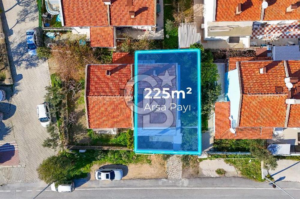 Alaçatı Cadde Üzerinde Tadilatlı Müstakil Satılık 3+1