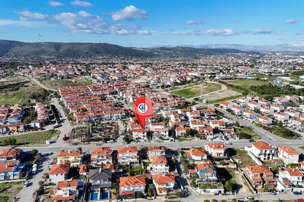 Alaçatı Cadde Üzerinde Tadilatlı Müstakil Satılık 3+1