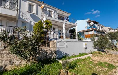 Alaçatı Cadde Üzerinde Tadilatlı Müstakil Satılık 3+1