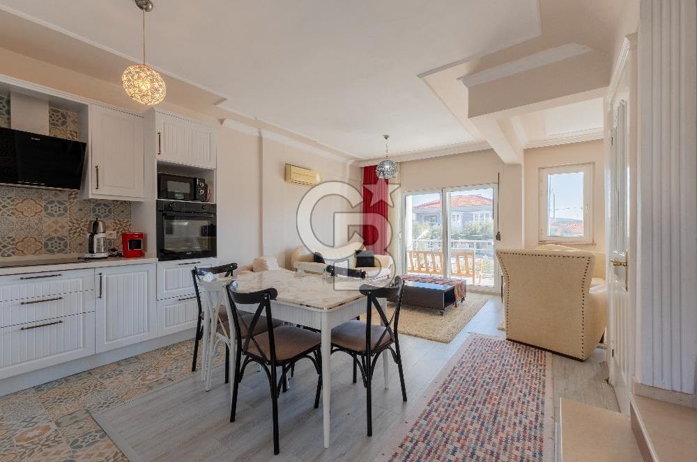 Alaçatı Cadde Üzerinde Tadilatlı Müstakil Satılık 3+1