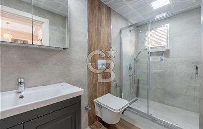 Alaçatı Cadde Üzerinde Tadilatlı Müstakil Satılık 3+1