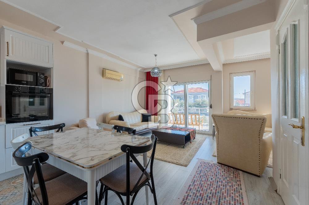 Alaçatı Cadde Üzerinde Tadilatlı Müstakil Satılık 3+1