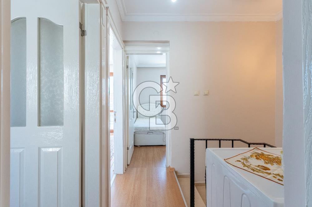 Alaçatı Cadde Üzerinde Tadilatlı Müstakil Satılık 3+1