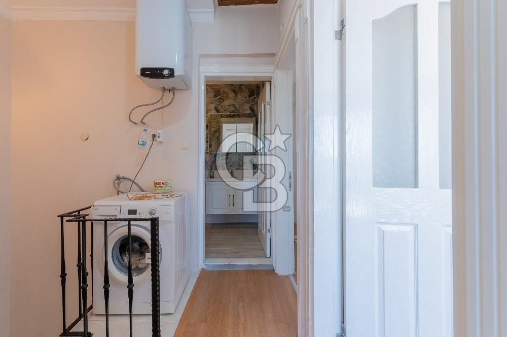 Alaçatı Cadde Üzerinde Tadilatlı Müstakil Satılık 3+1