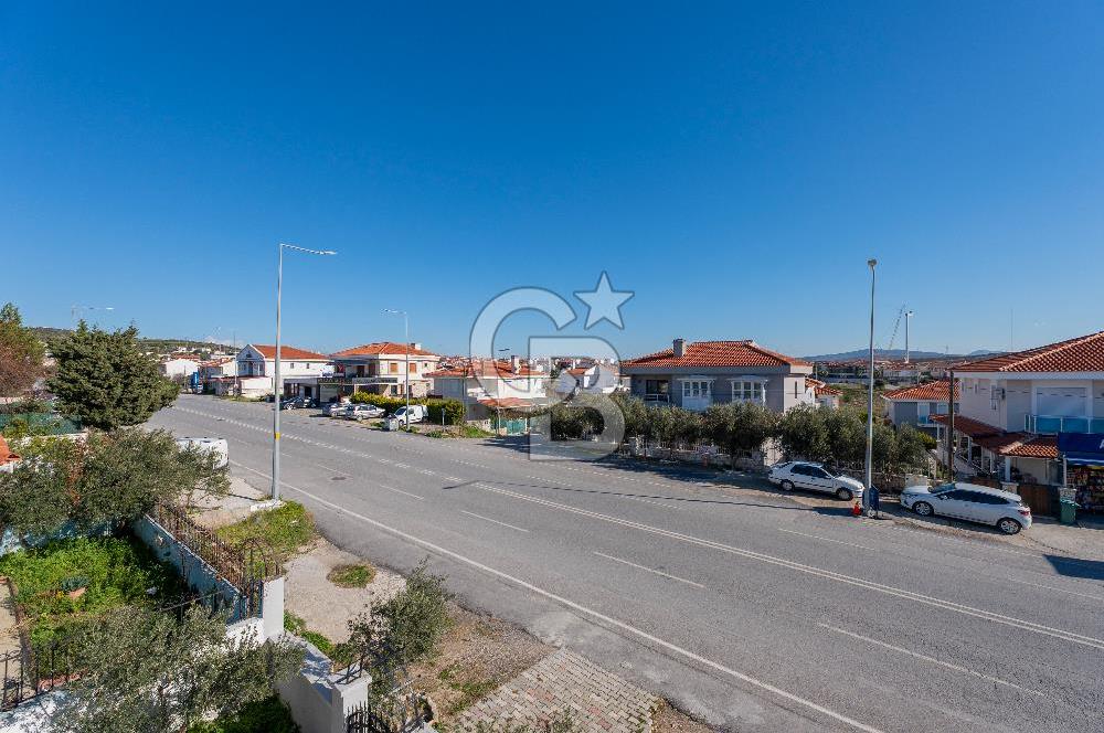 Alaçatı Cadde Üzerinde Tadilatlı Müstakil Satılık 3+1