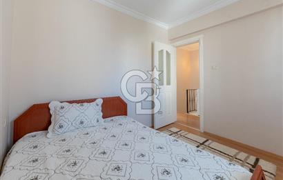 Alaçatı Cadde Üzerinde Tadilatlı Müstakil Satılık 3+1