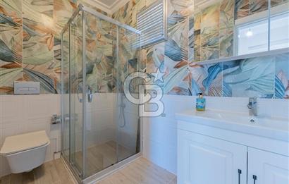 Alaçatı Cadde Üzerinde Tadilatlı Müstakil Satılık 3+1