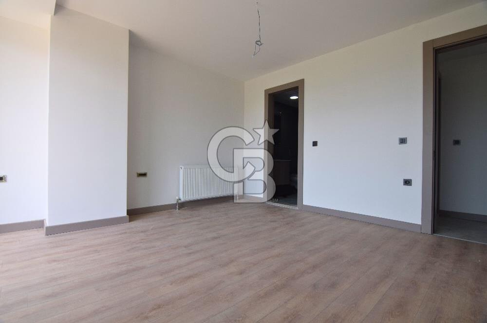 Çiğli Sasalı'da Satılık 3+1 Bahçe Dubleks Loft Daire