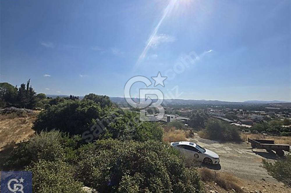 SEFERİHİSAR TURGUT DA YOLA CEPHELİ KÖYİÇİ İMARLI SATILIK ARAZİ