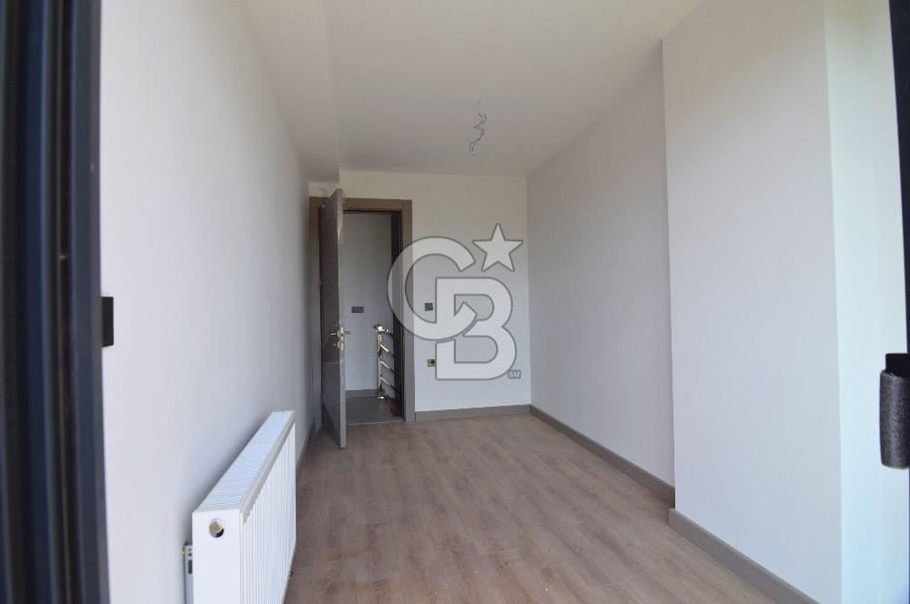 Çiğli Sasalı'da Satılık 3+1 Bahçe Dubleks Loft Daire