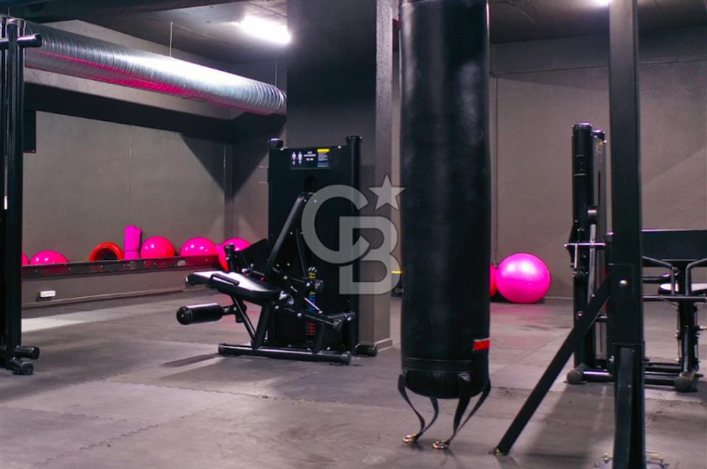 SEMT 77'DE HAVUZ MANZARALI LÜKS GENİŞ DAİRE 3+1EN UYGUN FİYAT