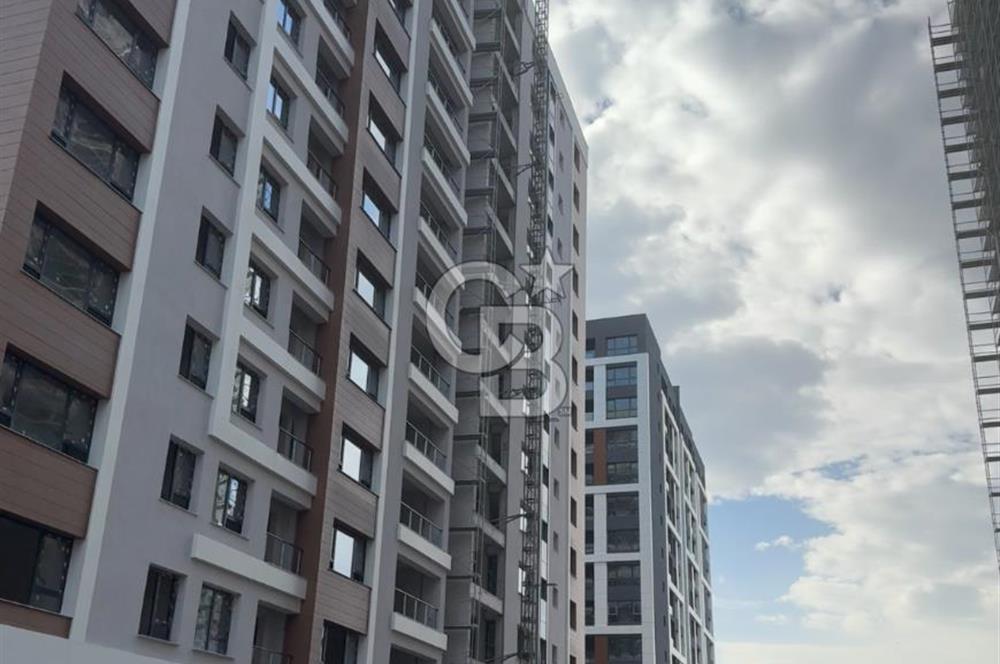 WEST KORDELİONDA  SATILIK 3+1 ARAKAT DAİRE 